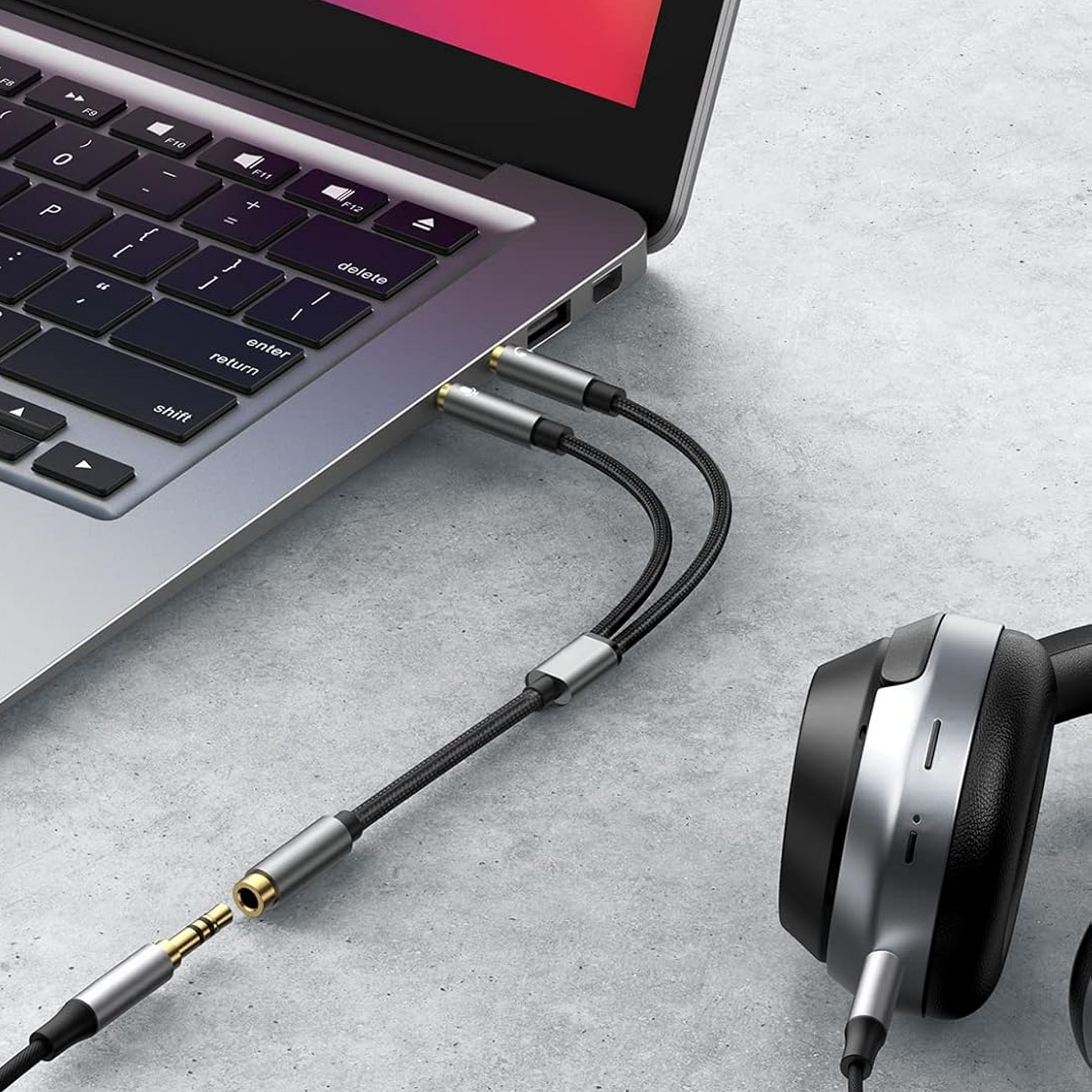 Aux Splitter - 2 Male / 1 Female - Spacegrey-4